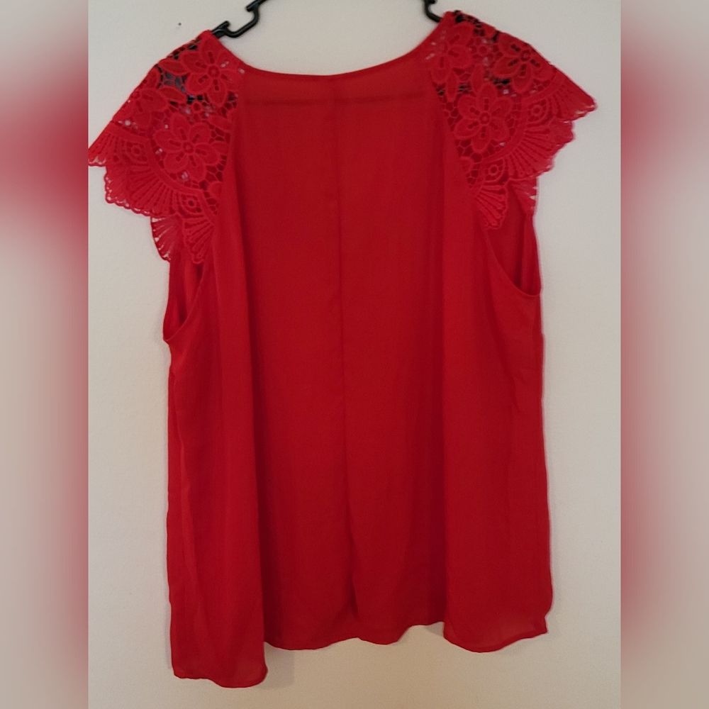 NWOT! CITY STREETS SHORT SLEEVE BLOUSE